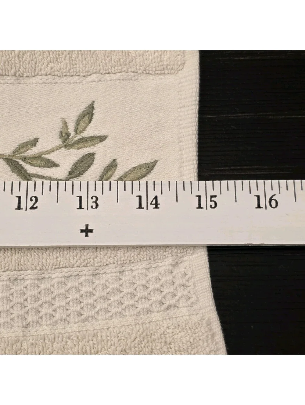 Ralph Lauren Home Embroidered Sage Green Vine Hand Towels 2 Pc Tassel Fringe EUC